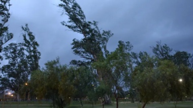 Intenso viento sur y alerta naranja: ráfagas de hasta 100 km/h en San Juan