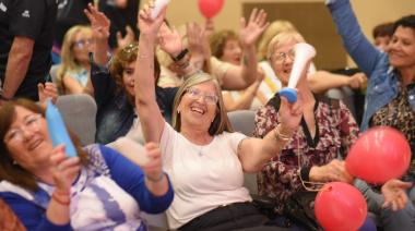 En una celebración colmada de emoción y alegría, la Ciudad eligió a la nueva Reina del Adulto Mayor