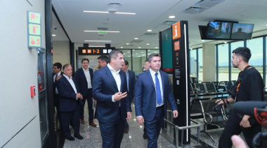 El gobernador encabezó la inauguración de la segunda etapa de modernización del aeropuerto Domingo Faustino Sarmiento