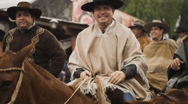 El gobernador Orrego acompañó la llegada de la XXXIII Cabalgata de Fe a la Difunta Correa