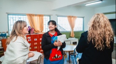 La ministra de Educación recorrió escuelas del departamento 25 de Mayo