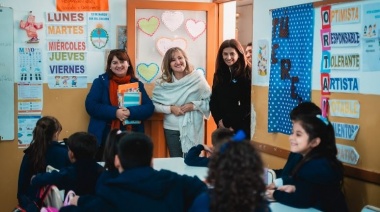La ministra de Educación recorrió escuelas del departamento 25 de Mayo