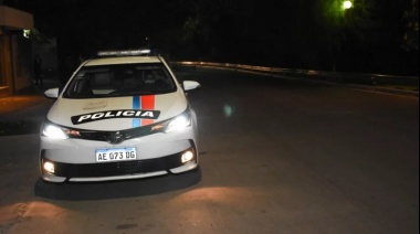 Abusan de una mujer frente a su novio y luego les roban