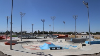 Cultura, arte y deporte urbano: el stand ubicado en el skate park