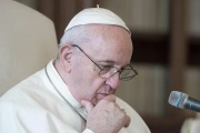 El Papa Francisco tiene una enfermedad pulmonar