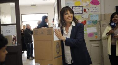 La intendente de la Ciudad de San Juan emitió su voto a primera hora del domingo