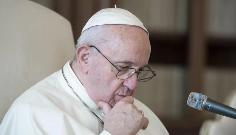 El Papa Francisco tiene una enfermedad pulmonar
