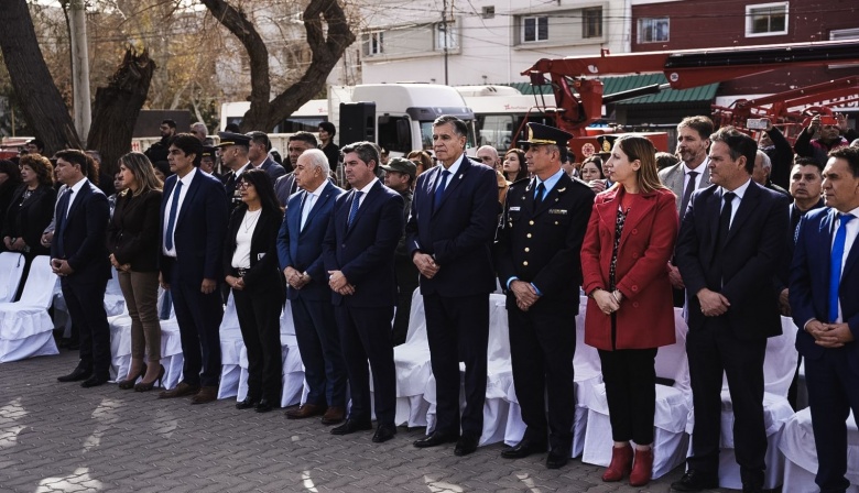 El gobernador Orrego participó del acto de juramento de los nuevos agentes de la Policía