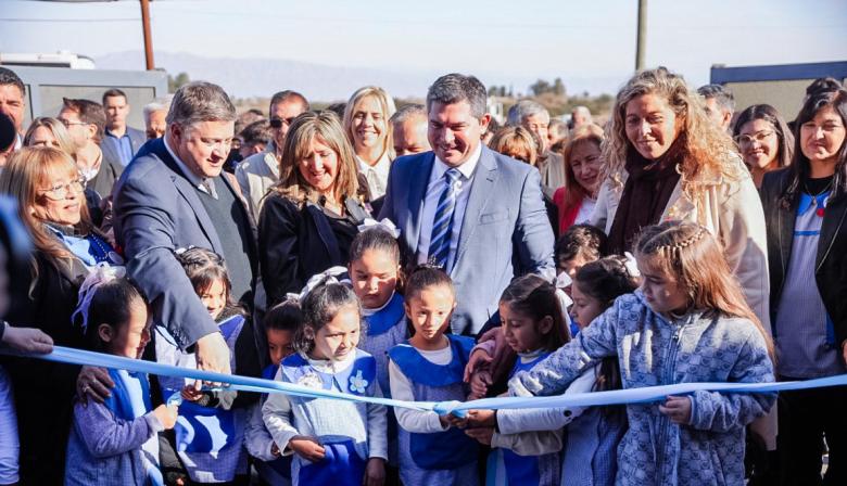 Orrego inauguró un moderno edificio para la educación inicial en 25 de Mayo