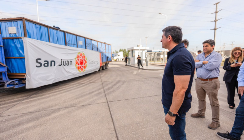 Orrego recibió la pieza clave para la revolución solar: la laminadora gigante ya está en San Juan