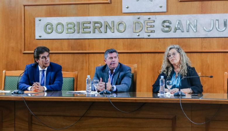 Orrego lanzó el innovador programa "Cuentas Claras", para llevar la educación financiera a las aulas de San Juan