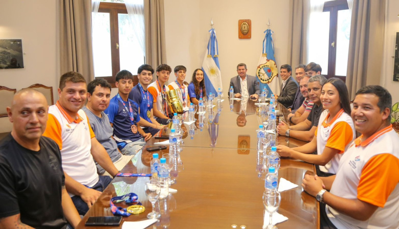 Orrego recibió a los "embajadores deportivos" sanjuaninos tras sus triunfos nacionales y mundiales