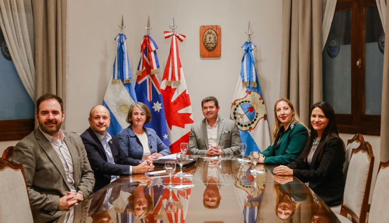 El gobernador Marcelo Orrego recibió a los embajadores de Australia y Canadá
