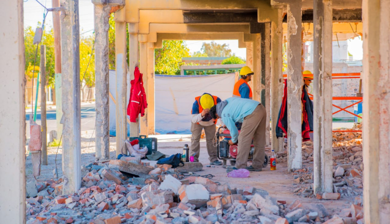 Rivadavia inicia la construcción de un nuevo SUM y espacio recreativo en el límite de los barrios Aramburu y Villa Lourdes