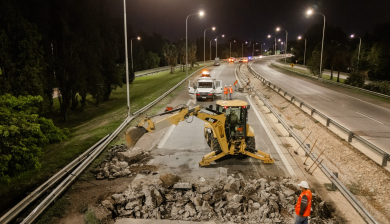 Más de 40 mil vehículos por día circulan por Circunvalación: llamaron a licitación para su repavimentación integral.