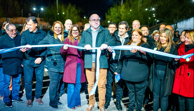 Con recursos propios, Miodowsky dejó inaugurada la pavimentación del Barrio Conjunto 8 en Marquesado