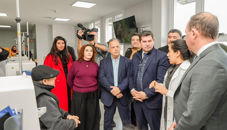 En el aniversario de Jáchal, Orrego inauguró obras clave para la seguridad, el agua potable, la salud y la conectividad