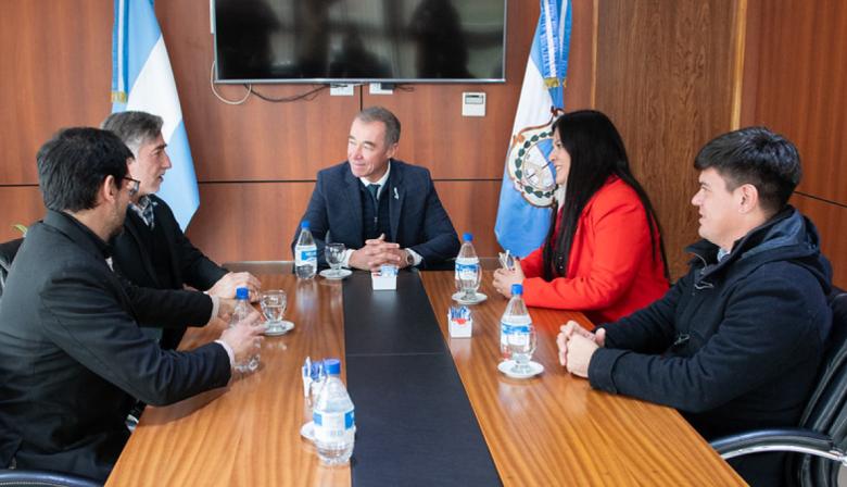 El vicegobernador Fabián Martín recibió al representante regional de Registrar Corp