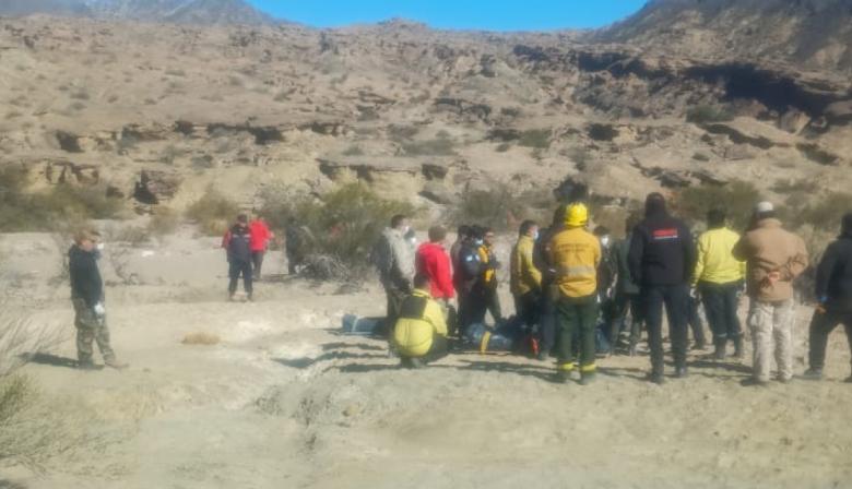 Continúa el operativo en Valle Fértil con el rescate y traslado de las personas fallecidas