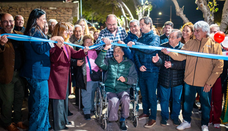 Rivadavia inauguró nuevas veredas e iluminación LED en La Bebida