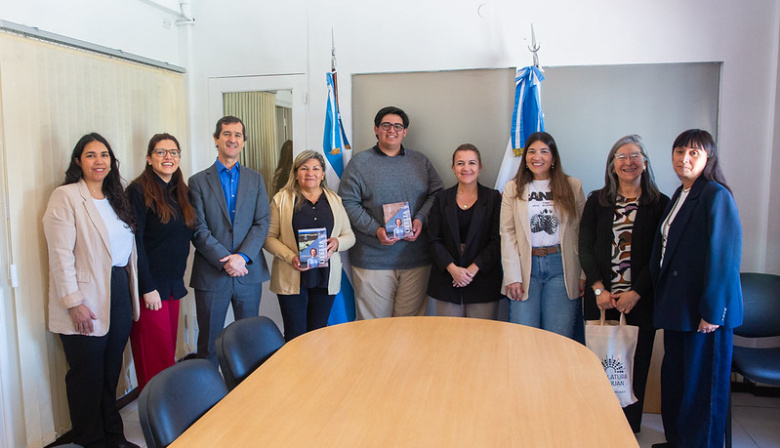 El Fondo Editorial de la Legislatura entregó libros a instituciones