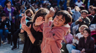 Acto multitudinario en plaza Evita donde el Municipio de Capital celebró el  Día del Niño