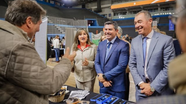 Orrego recorrió la muestra con la oferta académica de Educación Superior
