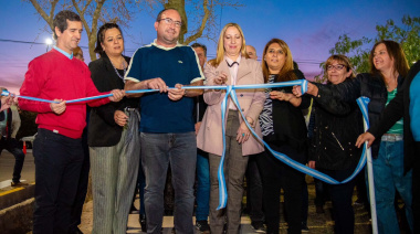 El intendente Miodowsky inauguró luminarias y obras de urbanización en el barrio Piuquén