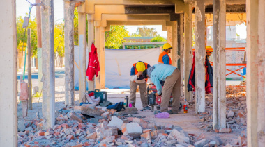 Rivadavia inicia la construcción de un nuevo SUM y espacio recreativo en el límite de los barrios Aramburu y Villa Lourdes