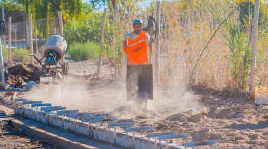Rivadavia impulsa la seguridad vial y peatonal con nuevas obras de urbanización en la intersección de Cabaña y Sargento Cabral