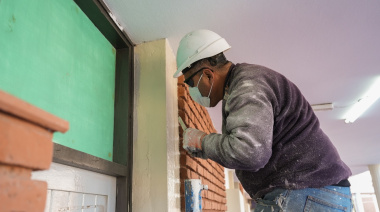 Durante el receso invernal, avanzan los trabajos de mantenimiento en 160 escuelas