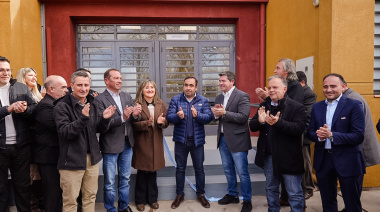 Orrego anunció en Iglesia la construcción del primer parque solar híbrido comunitario de San Juan
