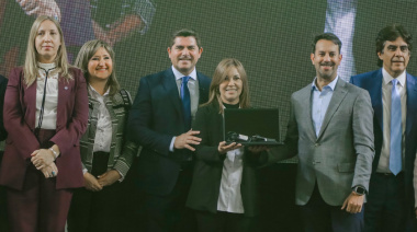 Por segundo año consecutivo el Gobierno de San Juan entregó computadoras a docentes toda la provincia