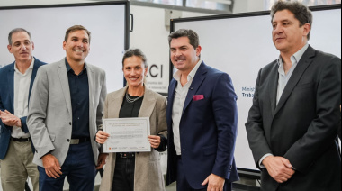 Orrego entregó $350 millones para la digitalización de Pymes de San Juan