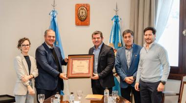 Orrego recibió a las autoridades de la empresa que acaba de inaugurar un nuevo parque solar en San Juan