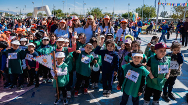 En la semana de la Educación Inicial una maratón le puso color al Parque de Chimbas