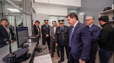 Orrego inauguró la refuncionalización de la Comisaría de Zonda para optimizar la seguridad
