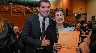 Orrego entregó 442 escrituras y más familias sanjuaninas accedieron a la titularidad de sus viviendas