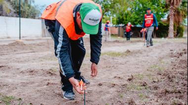 Rivadavia construye una nueva cancha de tejo en la plaza de Marquesado