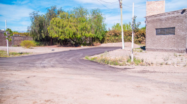 Rivadavia avanza con la pavimentación del loteo rumbos con recursos municipales