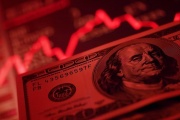 En medio de la tensión política, saltó el dólar y volvieron las dudas de los inversores