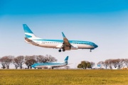 Tras ser excluida de las privatizaciones, Aerolíneas Argentinas se ajusta