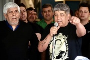 Denunciaron a Pablo Moyano por extorsión tras la protesta que dejó las calles de la ciudad de Buenos Aires llenas de basura