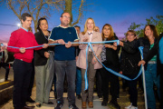 El intendente Miodowsky inauguró luminarias y obras de urbanización en el barrio Piuquén
