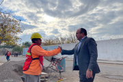 Miodowsky recorrió el Lote 34 en La Bebida y dialogó con los vecinos por el inicio de nuevas obras