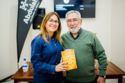La Legislatura fue escenario de la presentación del libro "Algo para conversar"