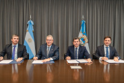 El gobernador Orrego concretó un acuerdo con Vicuña que adelanta US$ 250 millones para infraestructura