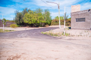 Rivadavia avanza con la pavimentación del loteo rumbos con recursos municipales