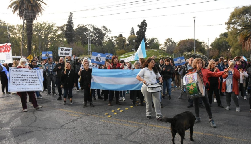 Docentes sanjuaninos convocan a una marcha