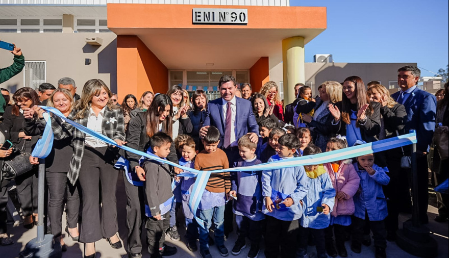 Orrego inauguró en Chimbas una nueva escuela y una ENI para fortalecer la educación pública